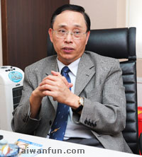 Dr. Chan Heng-Leong 