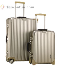RIMOWA Titanium 鈦金色系列 時尚出走