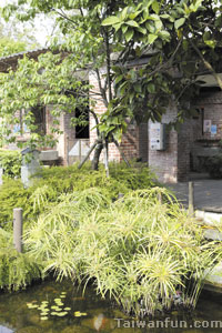 Entering a Hall of History: Stories from the Past and PresentThe Hakka People in Dongshi