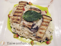 Bringing the Outside In: Foreign restaurant owners overcome challenges to succeed in Taichung
