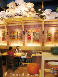 Pumpkin House (Lulu's Kitchen)