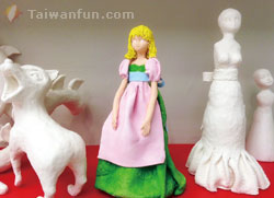 Arts and Crafts Supply Store for Dolls