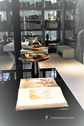 Lele Books House